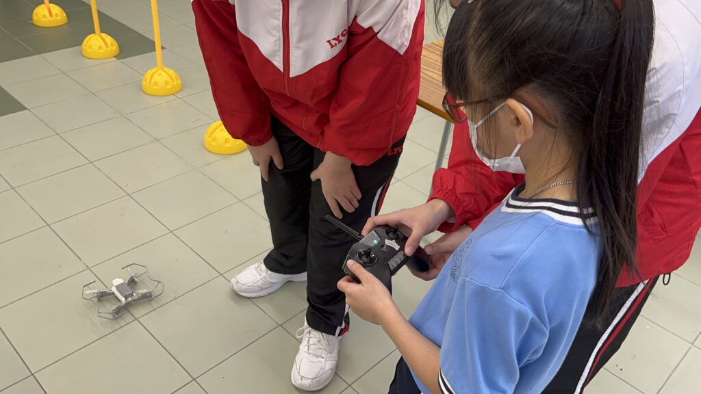 東華三院王余家潔小學無人機體驗活動