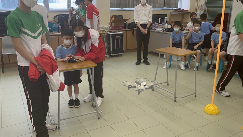 東華三院王余家潔小學無人機體驗活動