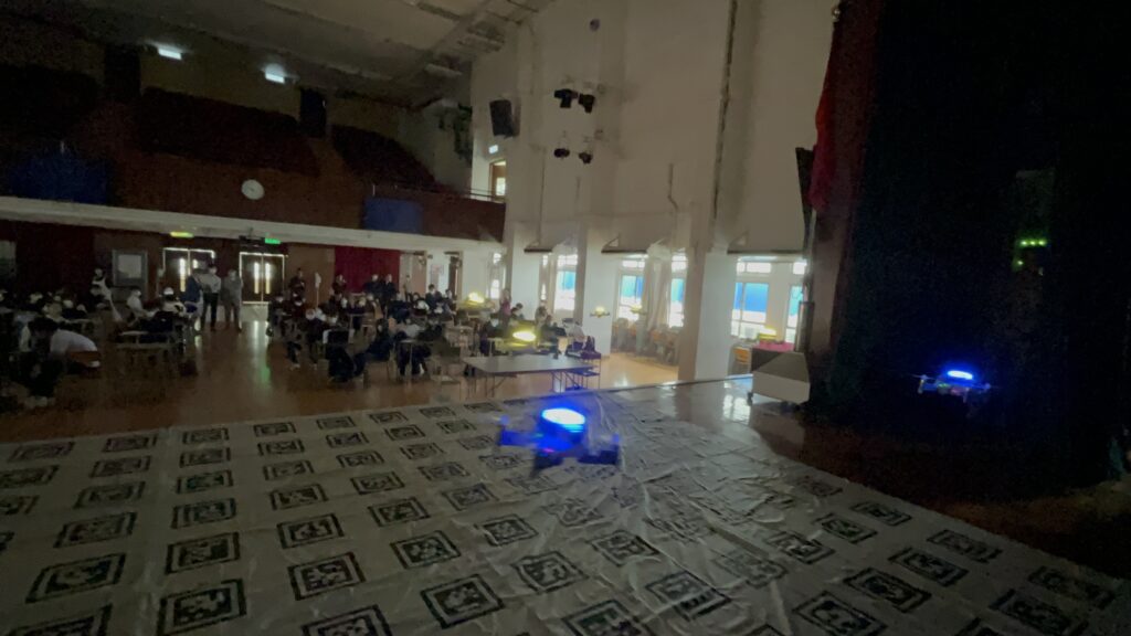 東華三院李潤田中學編程群飛無人機體驗日