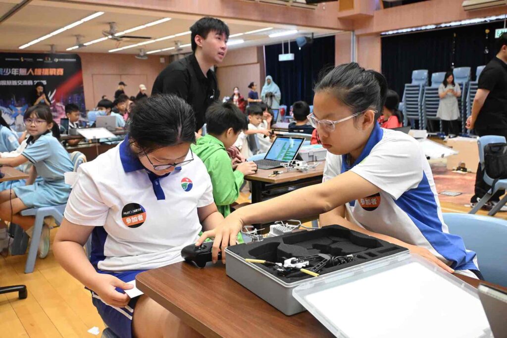 無人機 低空經濟 航天科技 學校 教育 課程 工作坊 比賽 中學 小學 AI IT創新實驗室 奇趣IT識多啲 教育資助 STEM