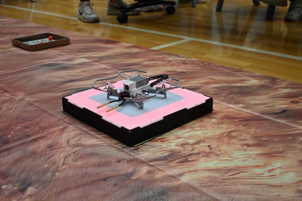 無人機 低空經濟 航天科技 學校 教育 課程 工作坊 比賽 中學 小學 AI IT創新實驗室 奇趣IT識多啲 教育資助 STEM