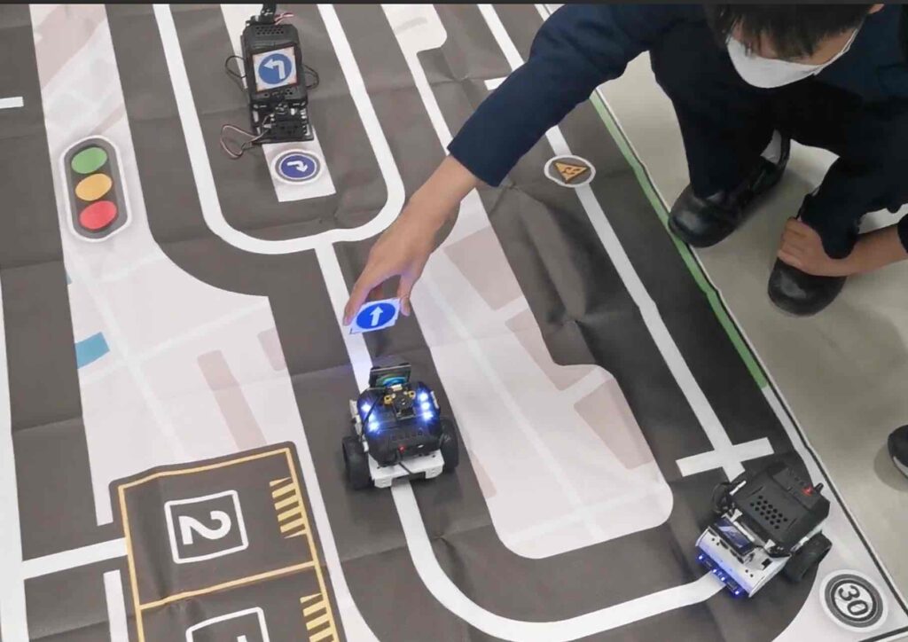 AI 機械車 交通安全 STEM 編程 比賽 到校 課程 中小學 智慧城市