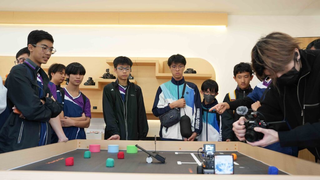 AI教育 STEM教育 AI交流團 原廠參觀 人工智能 中小學 交流團 學界比賽 AI比賽 機械人 AI實戰 跨境學習 沉浸式學習 AI機甲 機械人教育