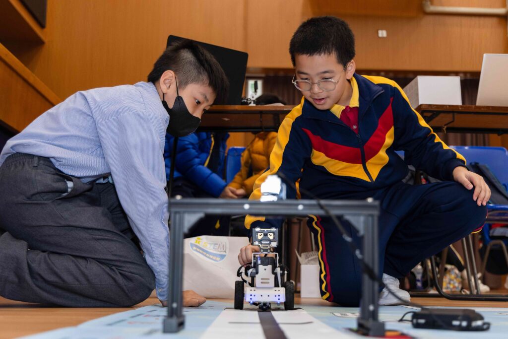 智啟學教 AI 人工智能 課程 活動 學界比賽 中小學 機械車