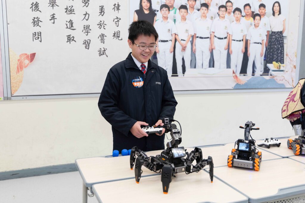 智啟學教 AI 人工智能 課程 活動 學界比賽 中小學 機械車