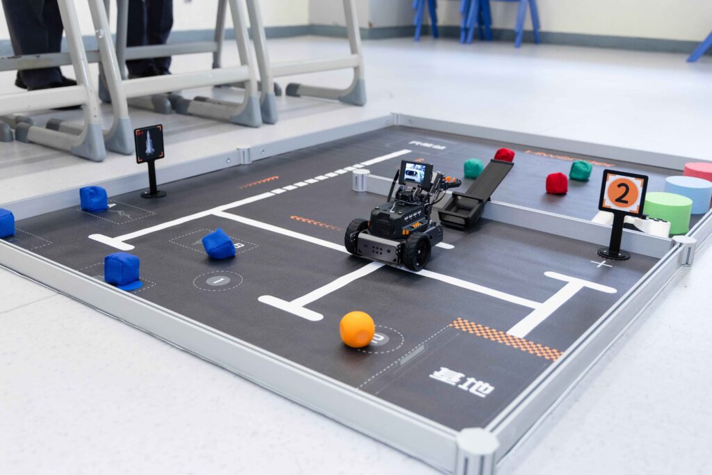 智啟學教 AI 人工智能 課程 活動 學界比賽 中小學 機械車