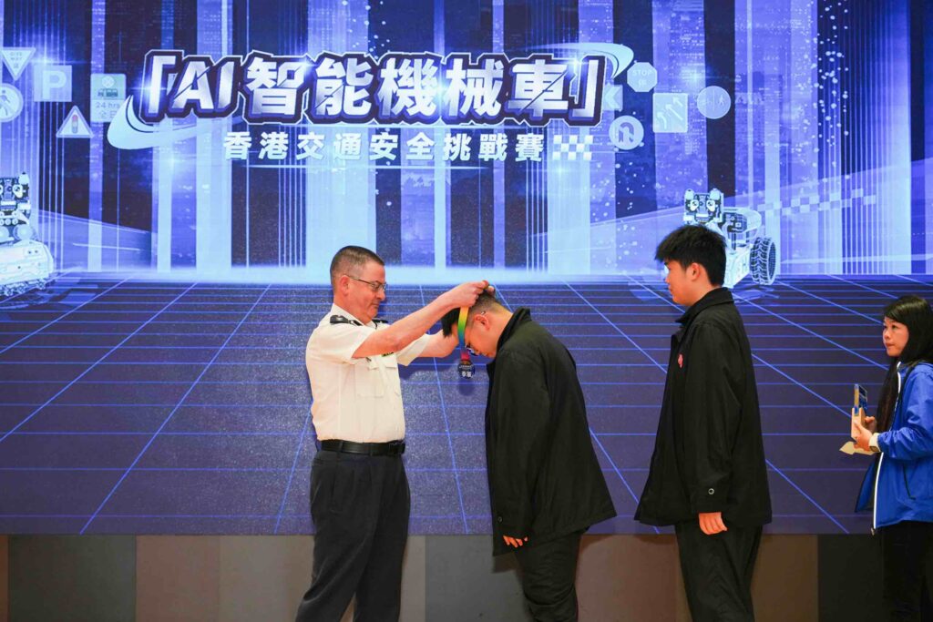 智啟學教 AI 人工智能 課程 活動 學界比賽 中小學 機械車