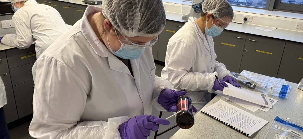 鑑證科學 Forensic science 中小學 課程 工作坊 法證 生物 化學 全方位學習津貼 血液分析 血濺 化驗